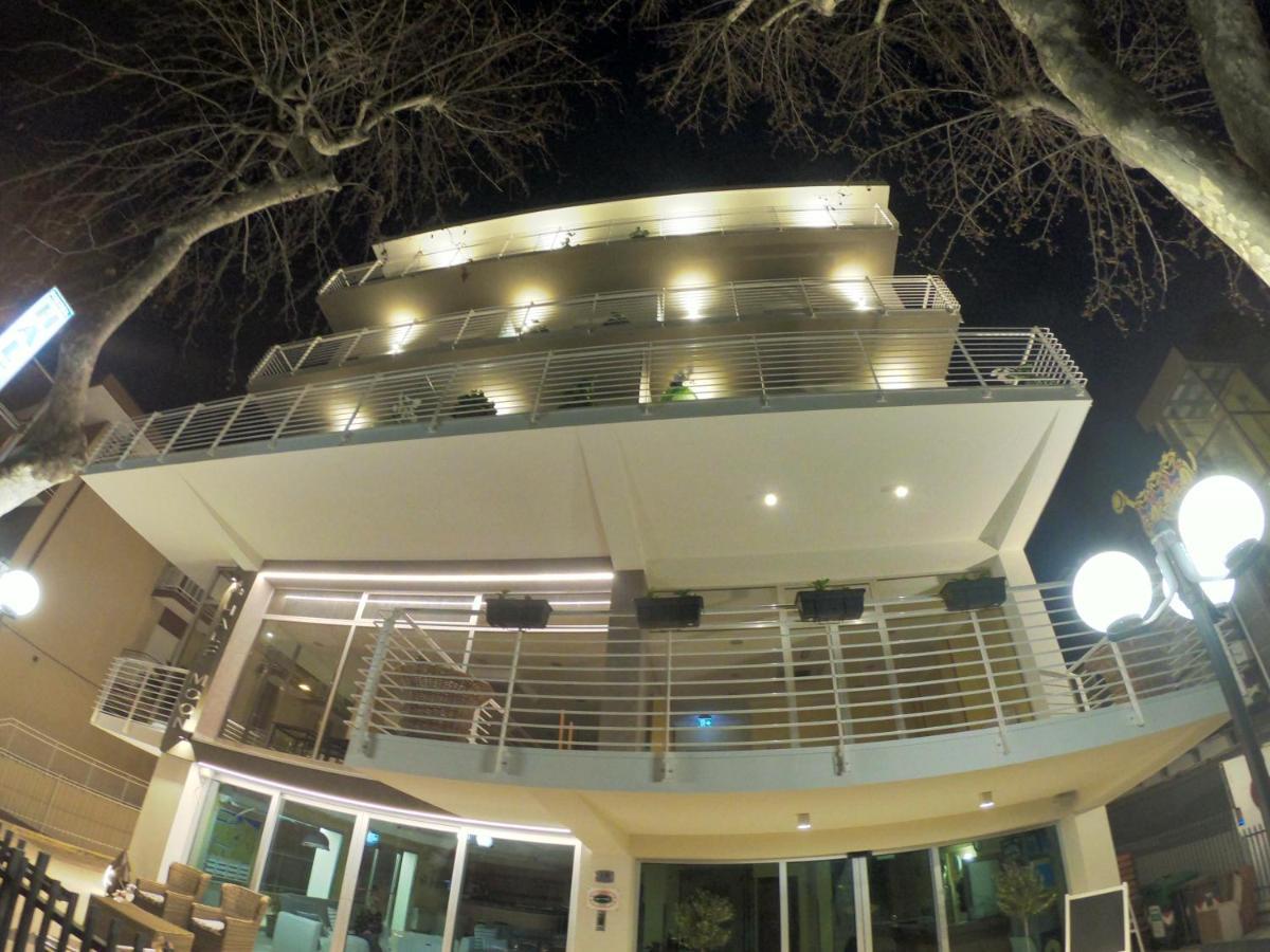 Hotel Half Moon Airport Restaurant Rímini Exterior foto
